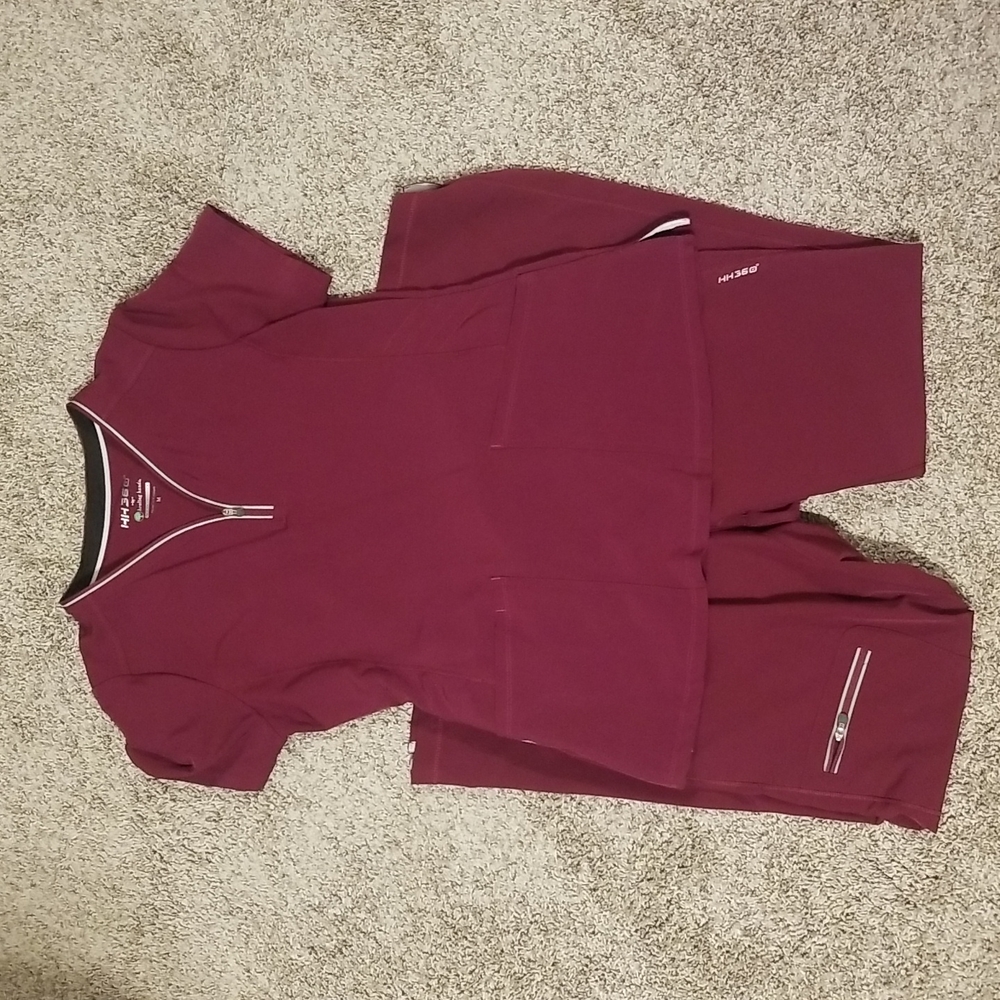 Scrub set, Medium top, small bottom